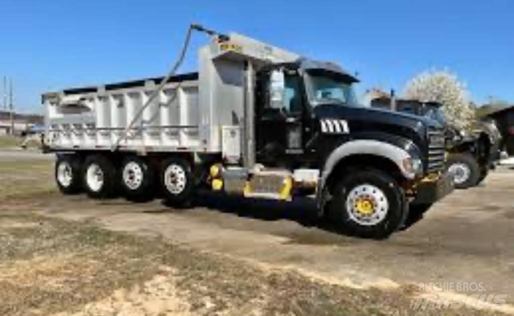 Mack GU 713 Sora- ja kippiautot