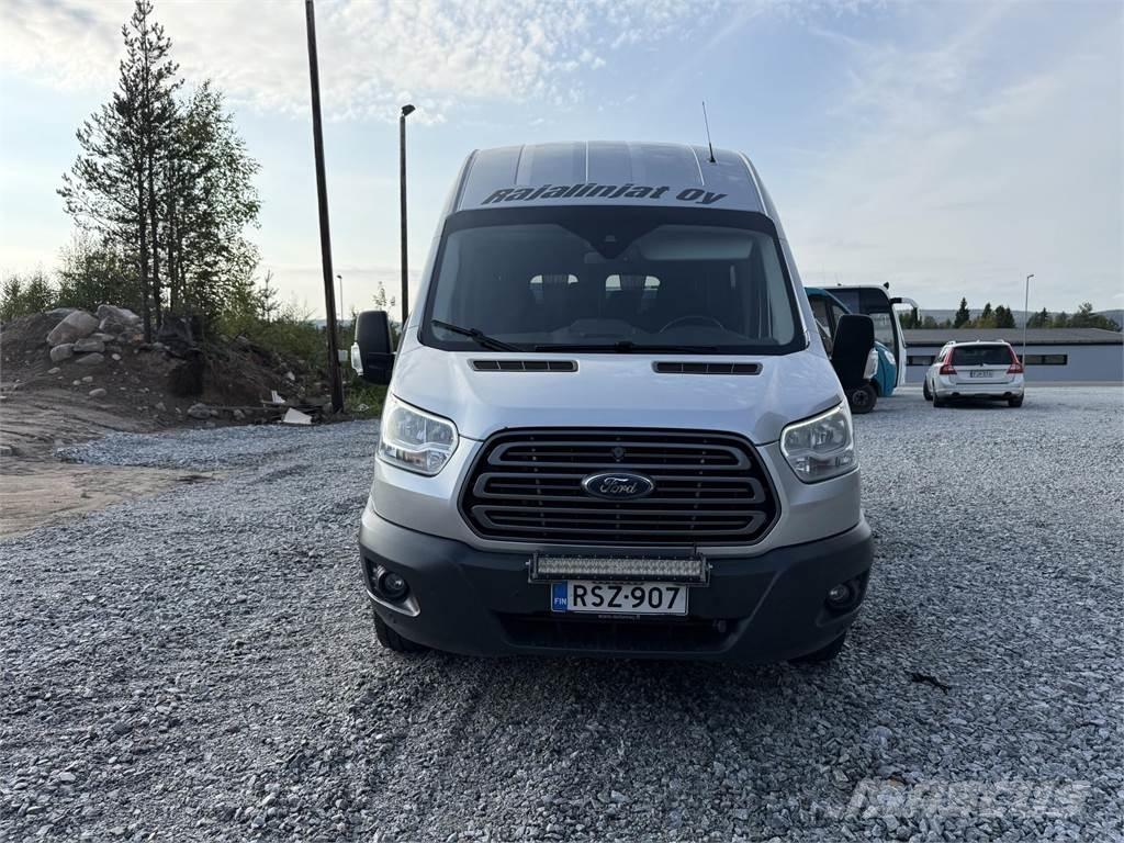 Ford Transit Minibussit