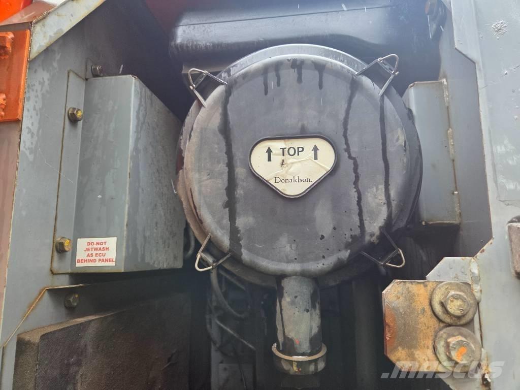 Hitachi ZX 210 LC-3 Telakaivukoneet