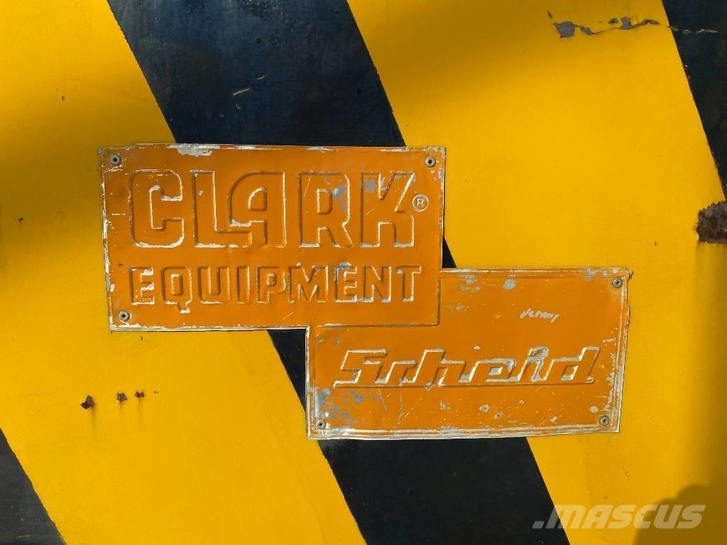Clark Equipment Renkaat ja vanteet