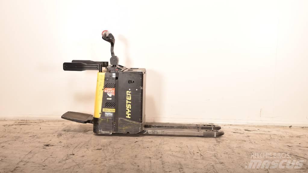 Hyster P 2.0 S Lavansiirtotrukit ajotasolla