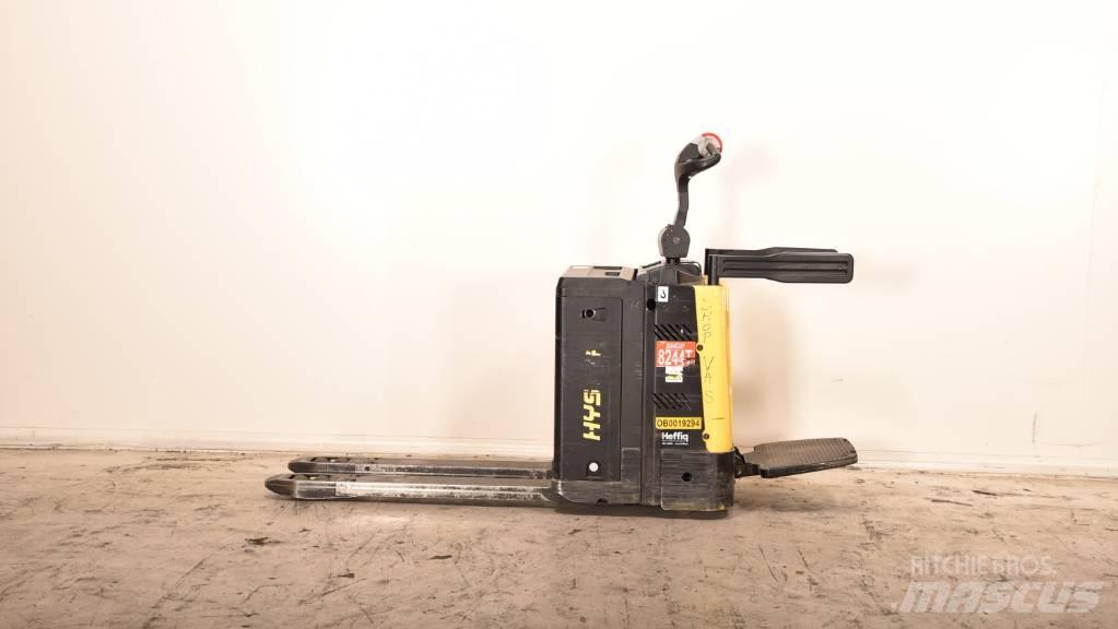 Hyster P 2.0 S Lavansiirtotrukit ajotasolla