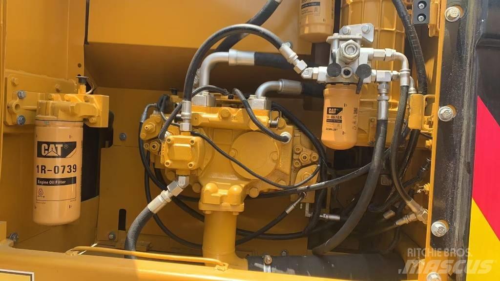 CAT 323 Telakaivukoneet