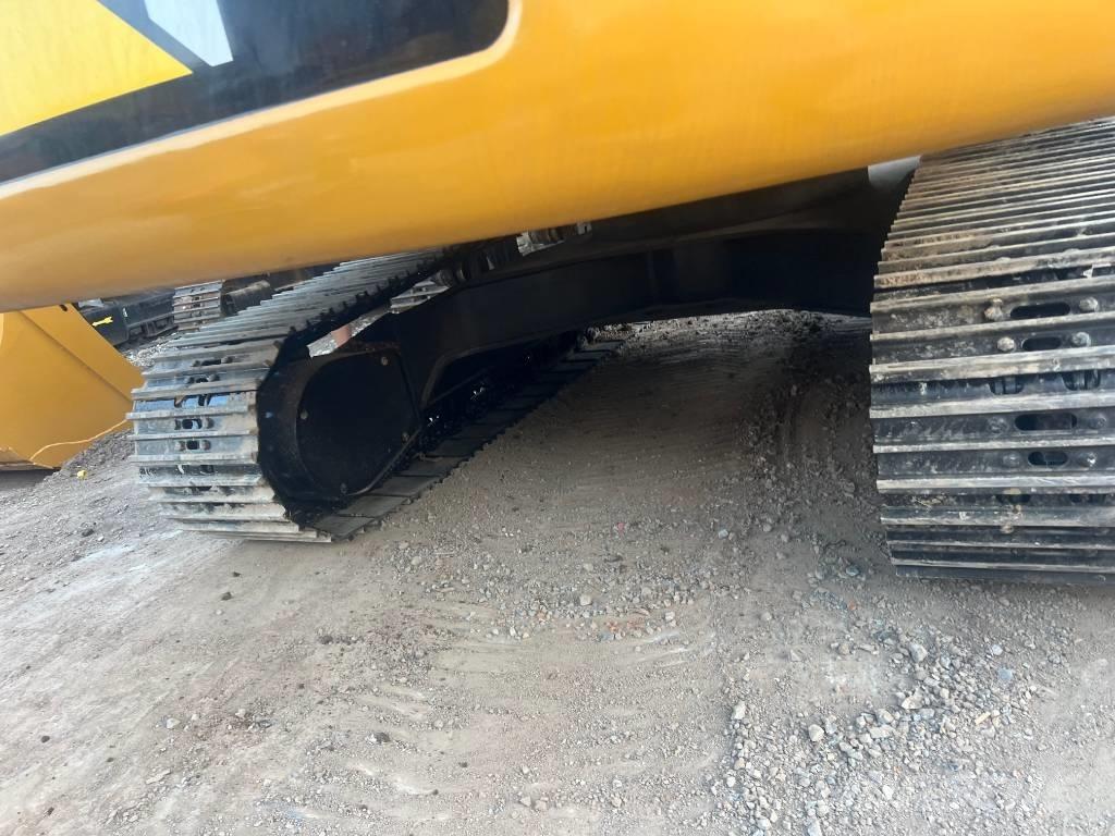 CAT 324 D2L Telakaivukoneet