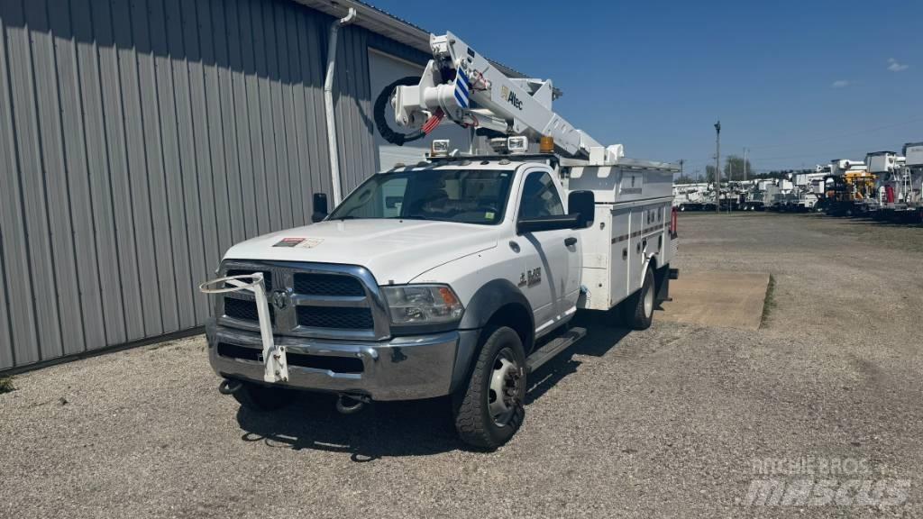RAM 5500 Nostolava-autot