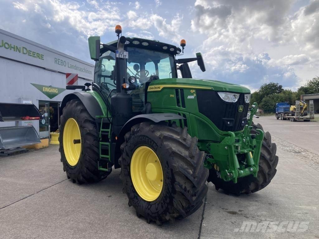 John Deere 6R250 Traktorit