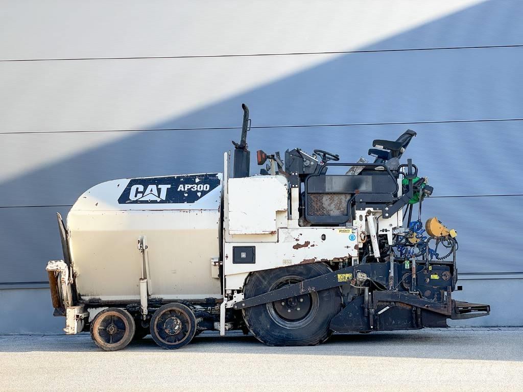 CAT AP300 Asfalttikoneet