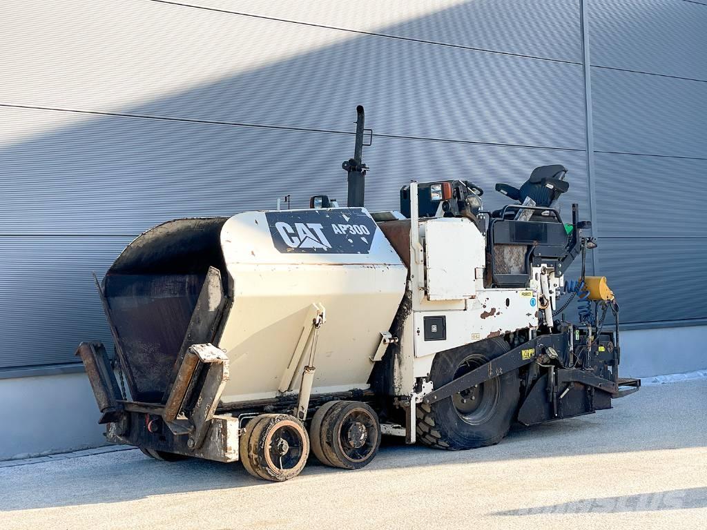 CAT AP300 Asfalttikoneet