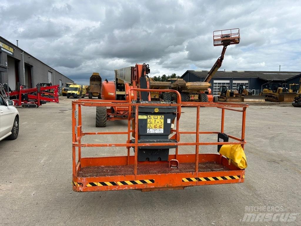 JLG 860 SJ Teleskooppipuominostimet