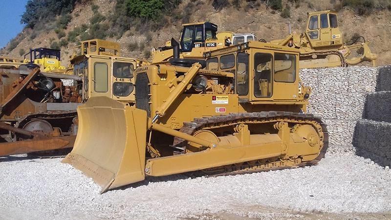 CAT D9G Telaketjupuskutraktorit