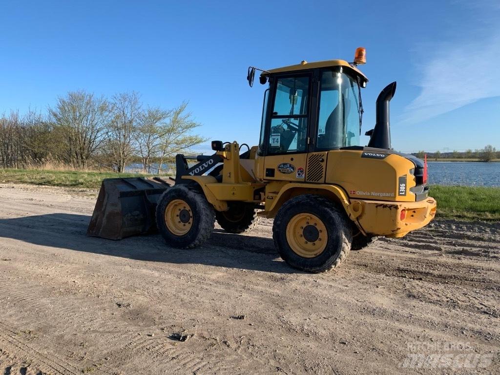 Volvo L 30 G Pyöräkuormaajat