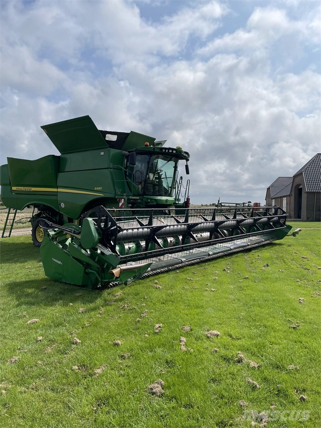 John Deere S 680 Leikkuupuimurit