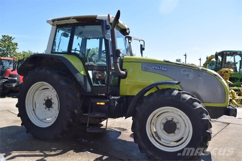 Valtra T120 Traktorit