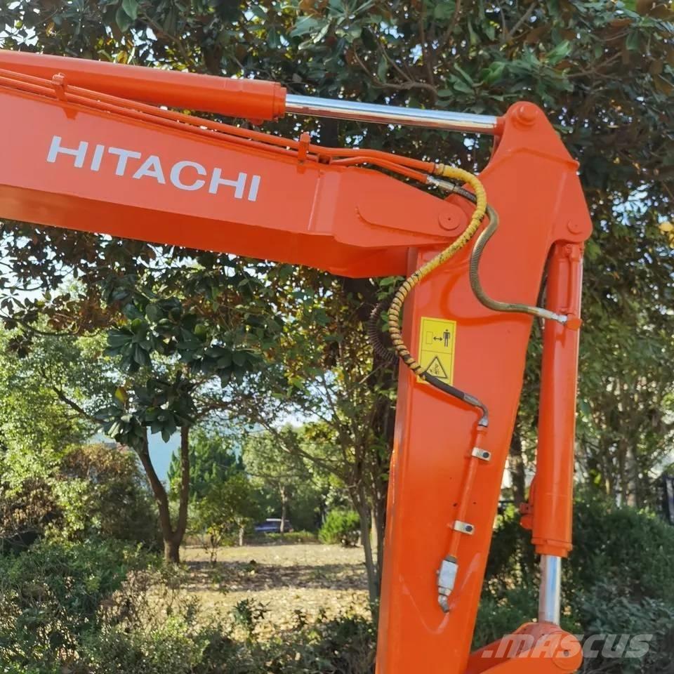 Hitachi ZX70 Midikaivukoneet 7t - 12t