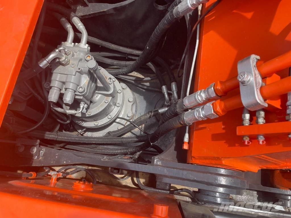 Hitachi ZX 200 Telakaivukoneet