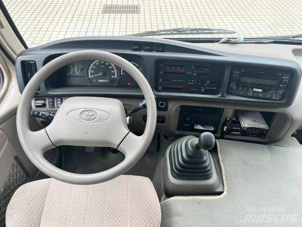 Toyota Coaster Bus Minibussit