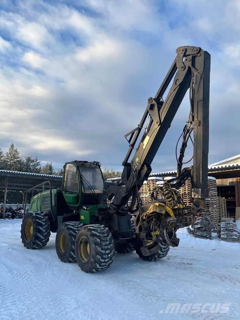 John Deere 1270E Harvesterit