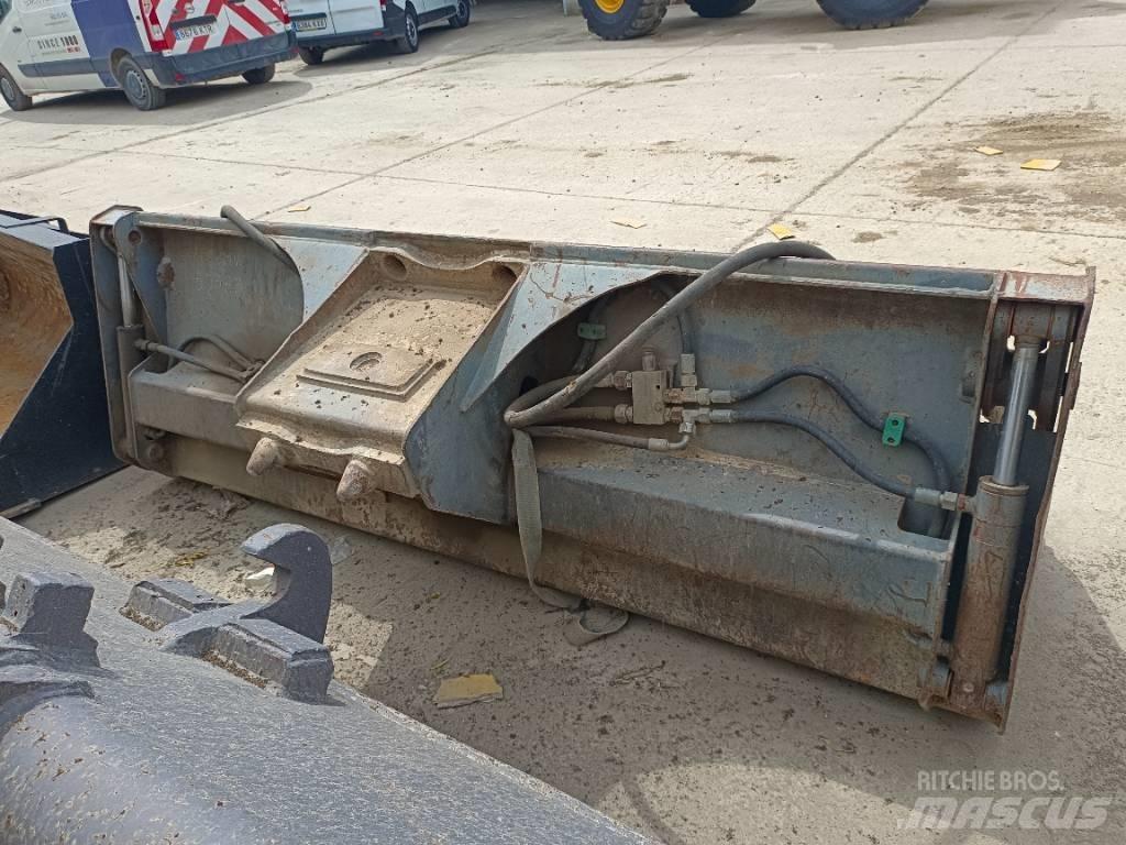 Mecalac 4x1 Kauhat