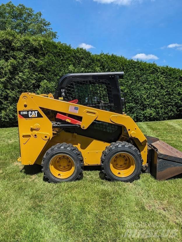 CAT 226 D Liukuohjatut kuormaajat