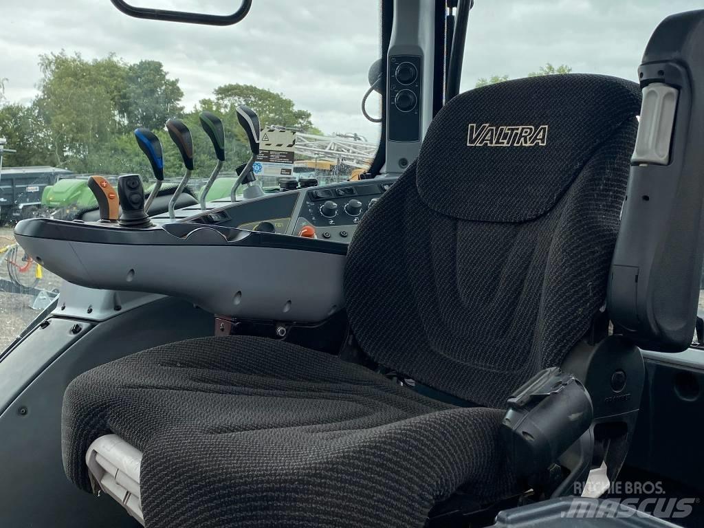 Valtra T 174EA Traktorit