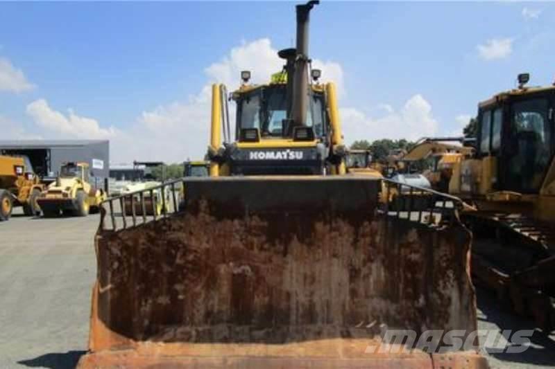Komatsu D65 EX-16 Telaketjupuskutraktorit