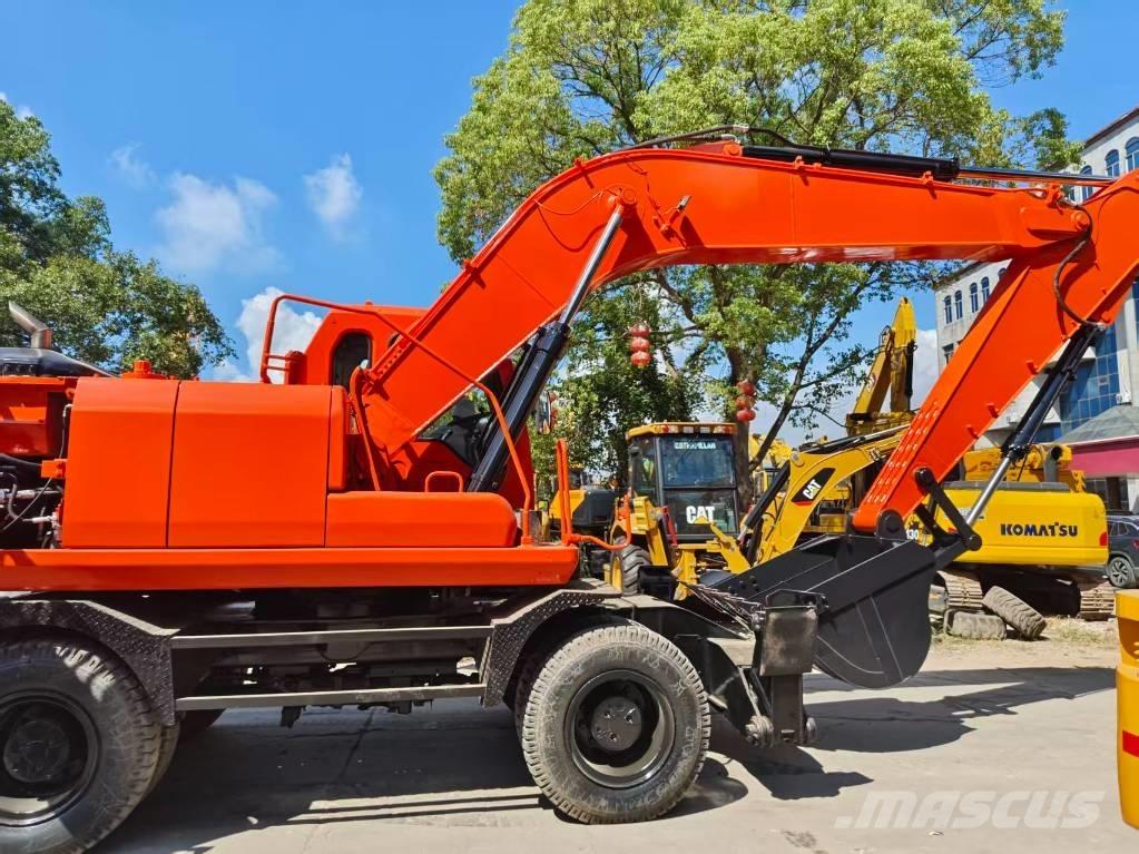 Doosan DH 210 W-7 Pyöräkaivukoneet