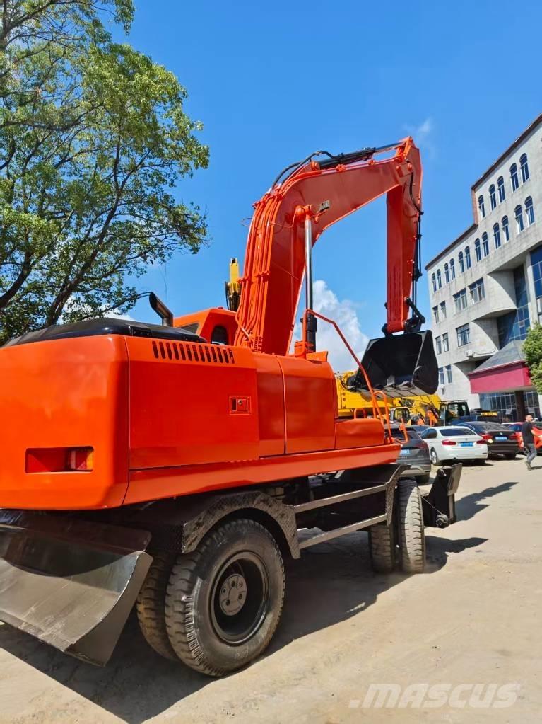 Doosan DH 210 W-7 Pyöräkaivukoneet
