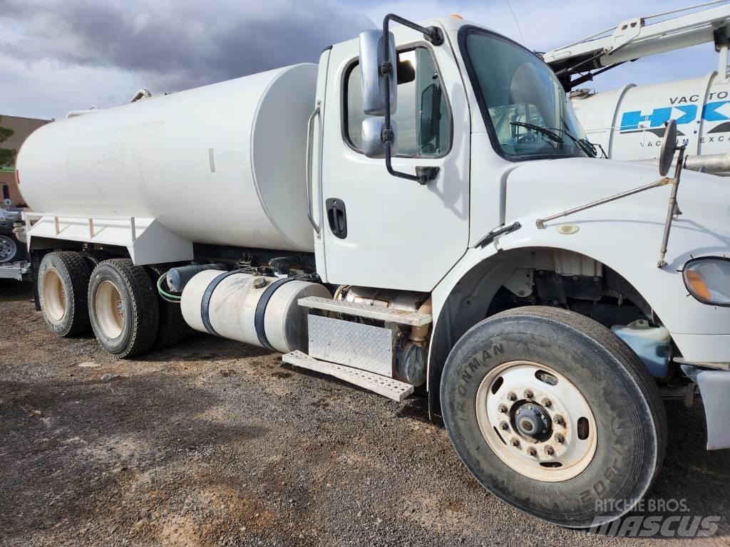 Freightliner M2-106 Vesisäiliöautot