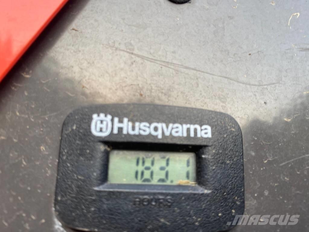 Husqvarna P 525 D Päältäajettavat ruohonleikkurit