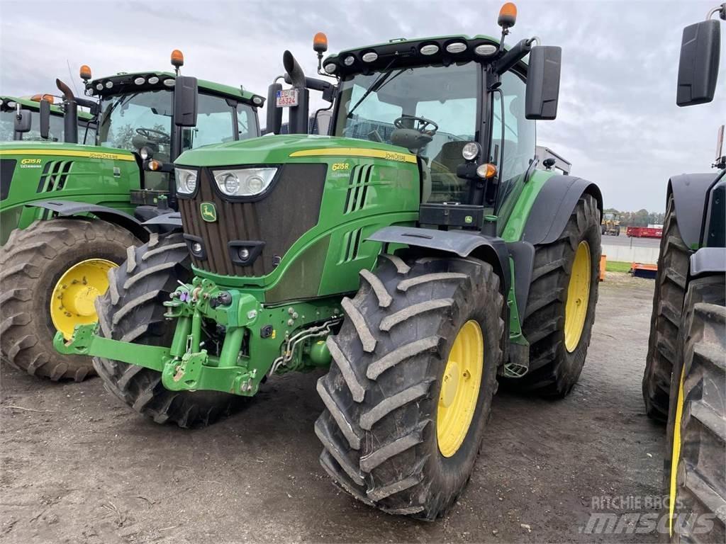 John Deere 6215R Traktorit