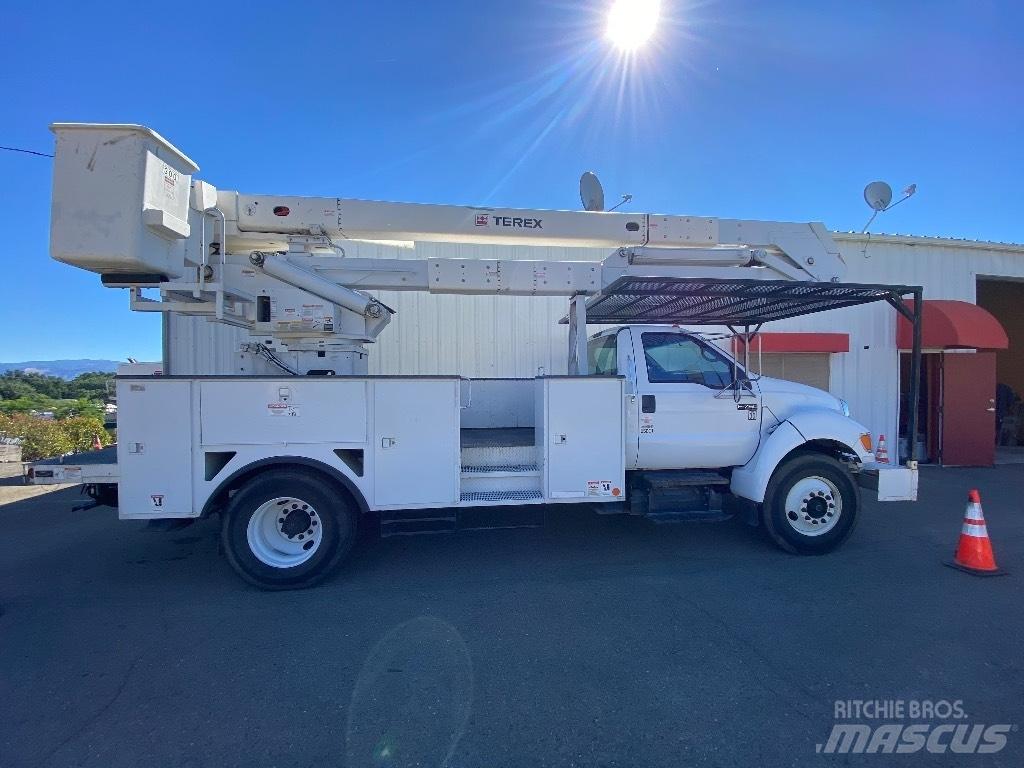 Ford F 750 SD Nostolava-autot