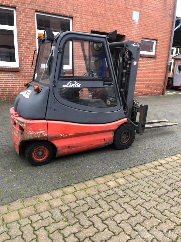 Linde E 30 Sähkötrukit