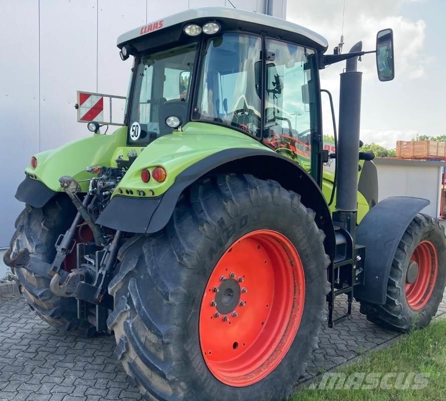CLAAS AXION 840 Traktorit
