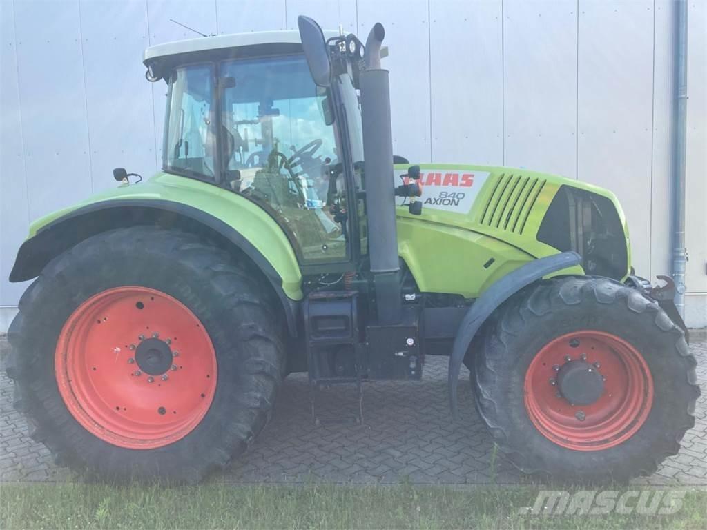 CLAAS AXION 840 Traktorit