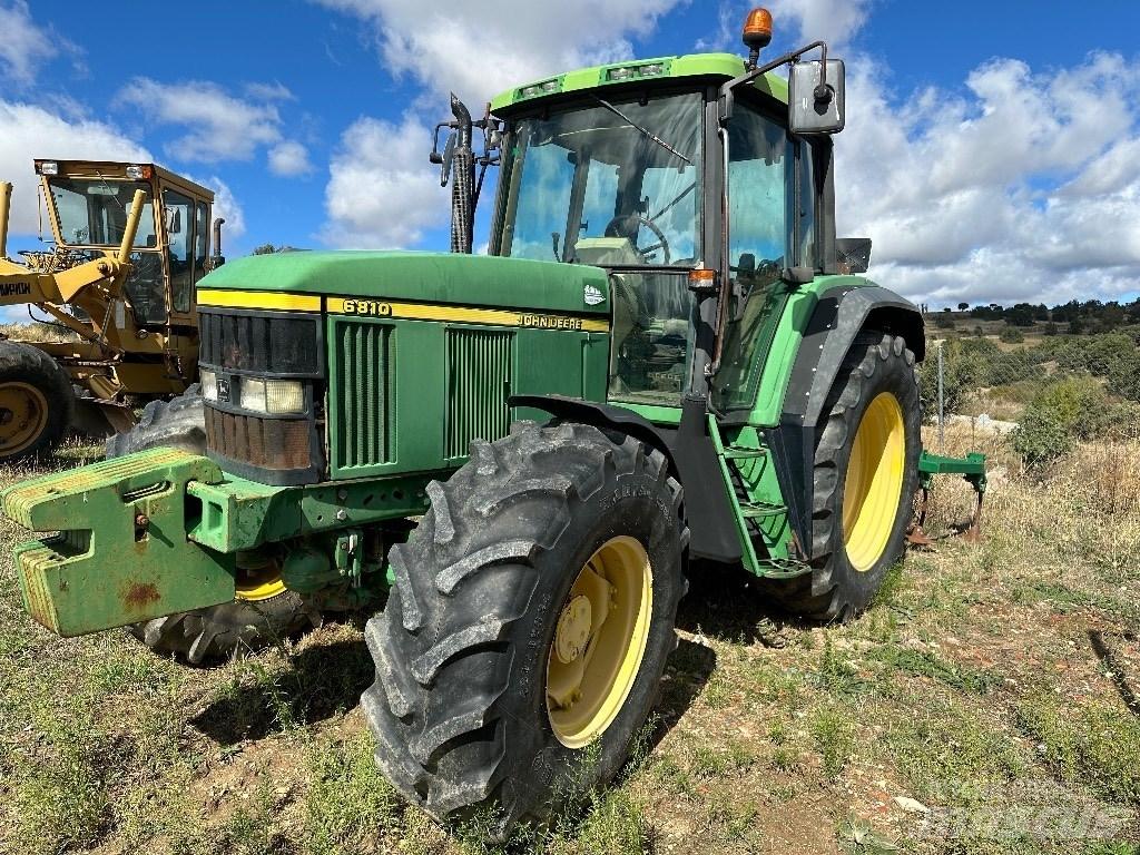John Deere 6810 Traktorit