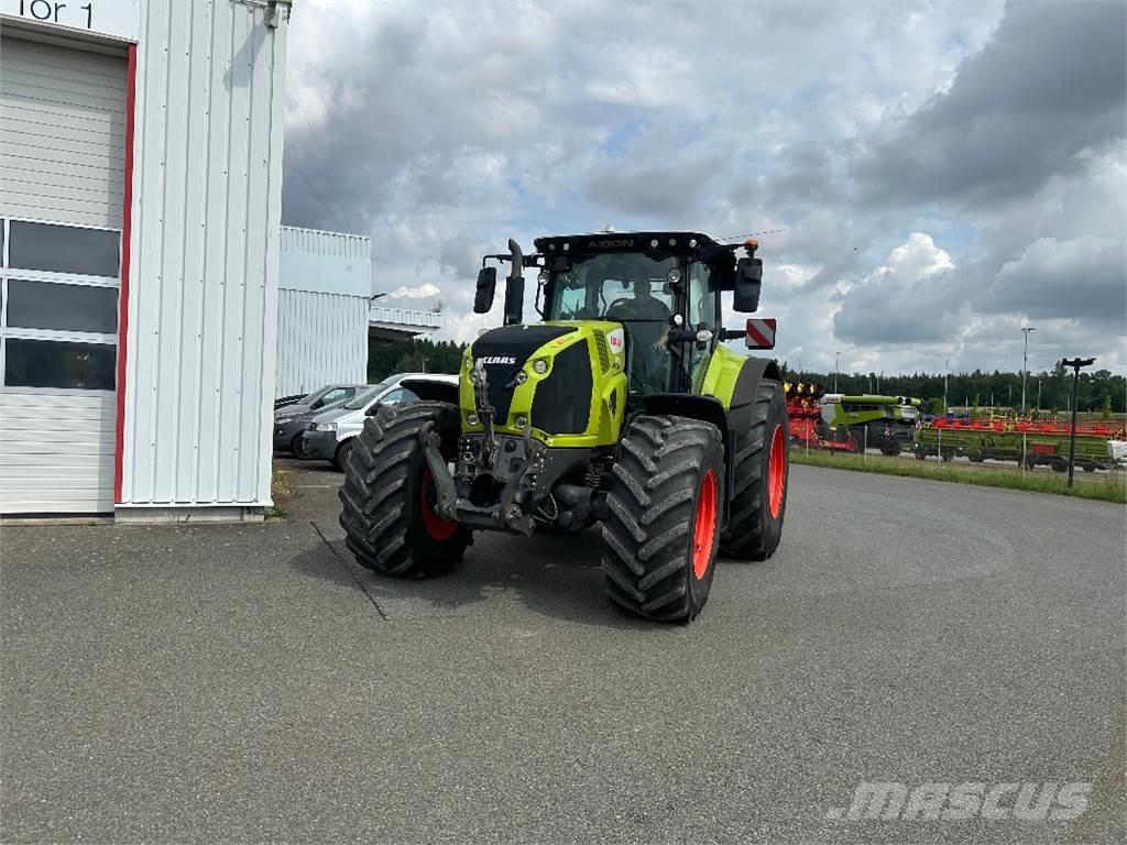 CLAAS Axion 870 Traktorit