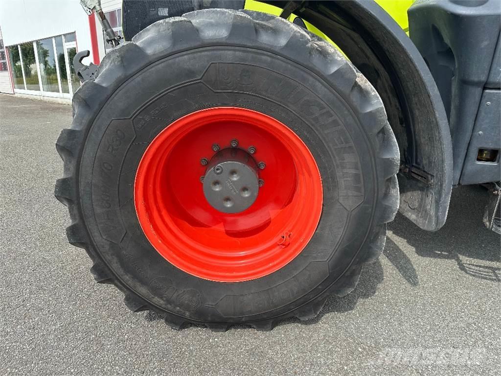 CLAAS Axion 870 Traktorit