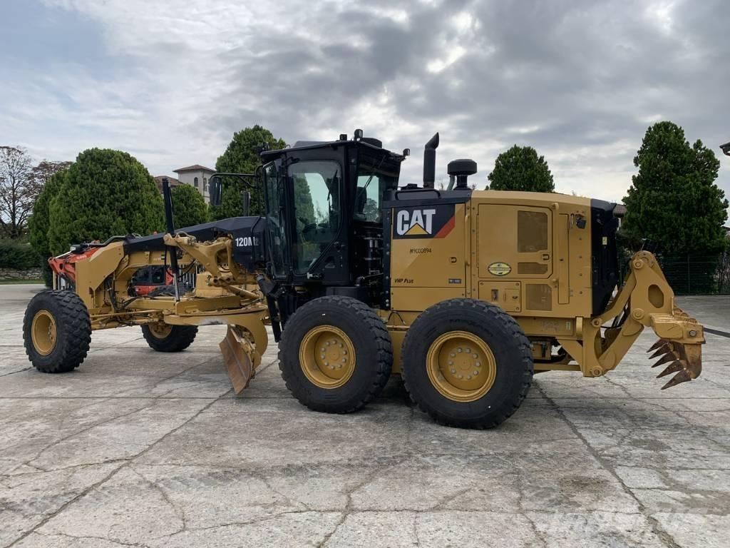 CAT 120 M 2 Tiehöylät