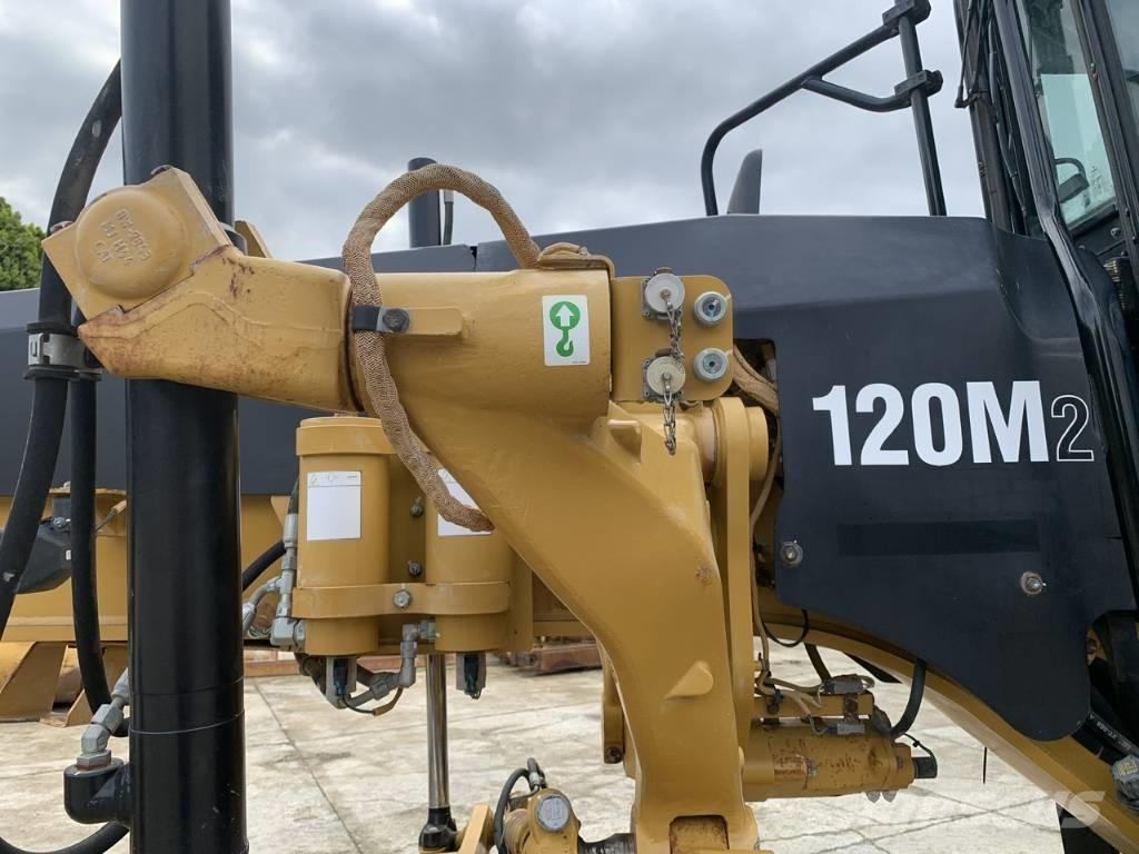 CAT 120 M 2 Tiehöylät