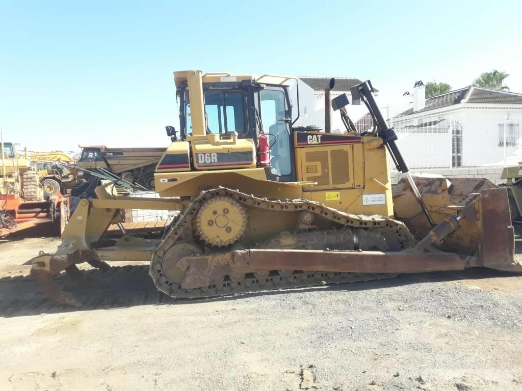 CAT D 6 R II Telaketjupuskutraktorit