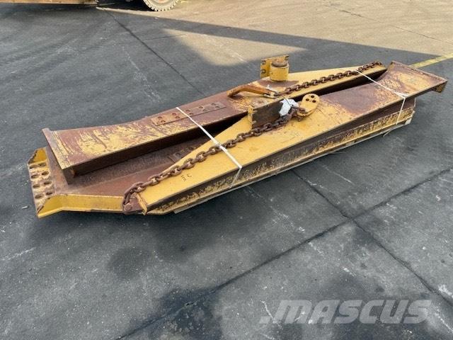 CAT 735 TAIL GATE Dumpperit