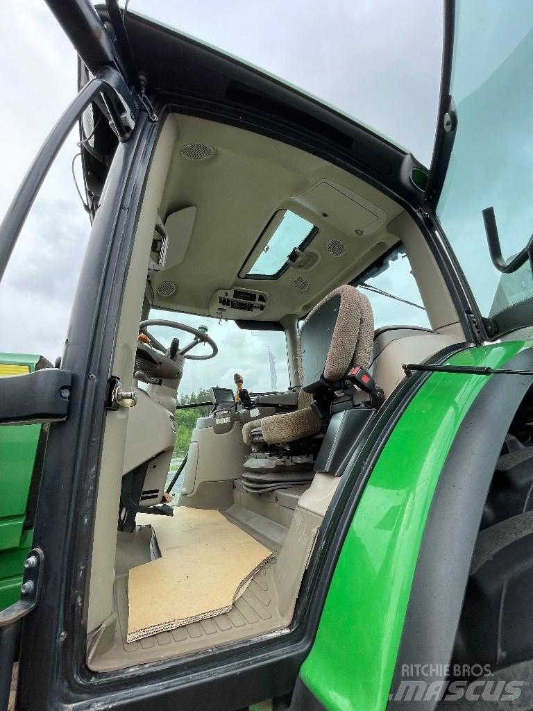 John Deere 6210 R Traktorit