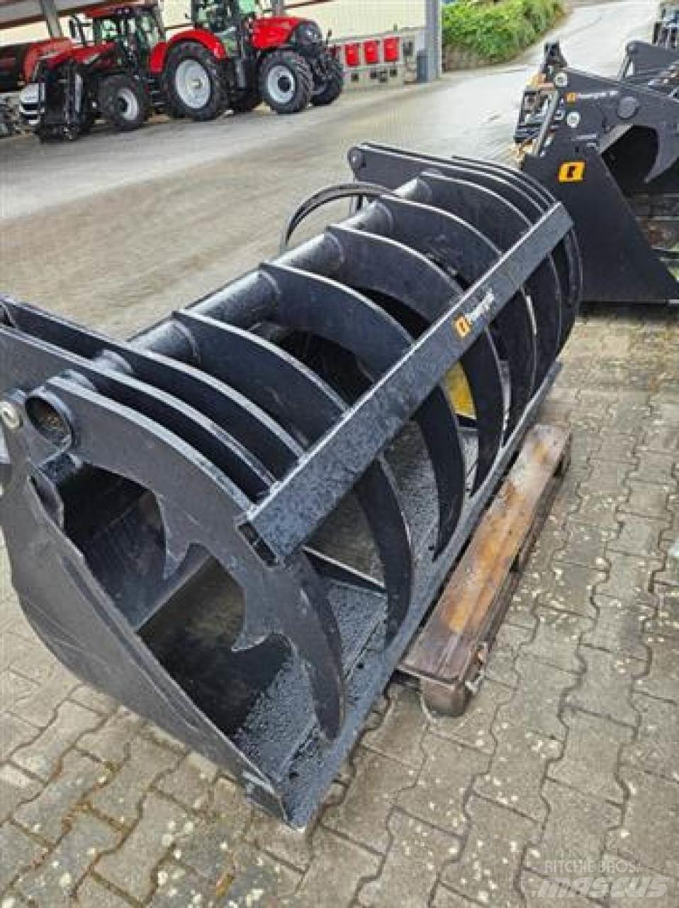 Ålö Powergrab 210 Traktorit