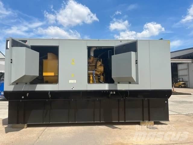 CAT C15 Dieselgeneraattorit