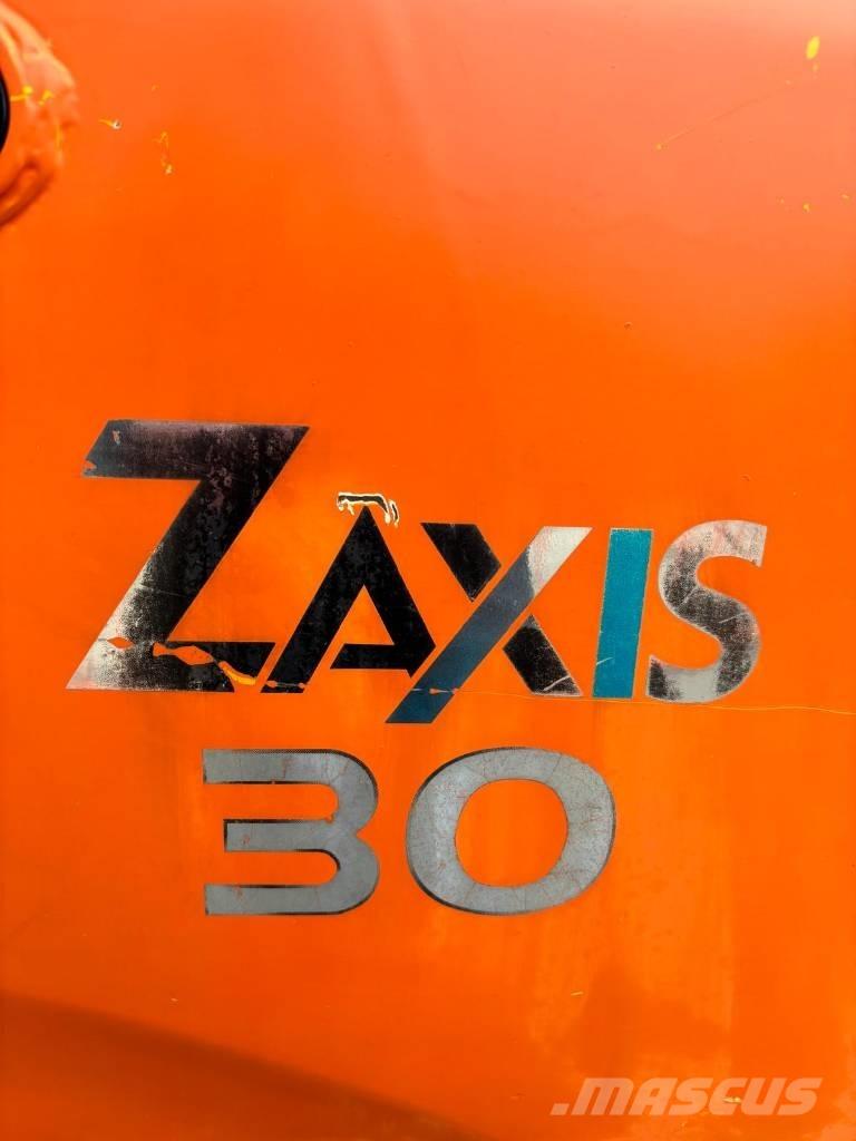 Hitachi ZX 30 Minikaivukoneet < 7t