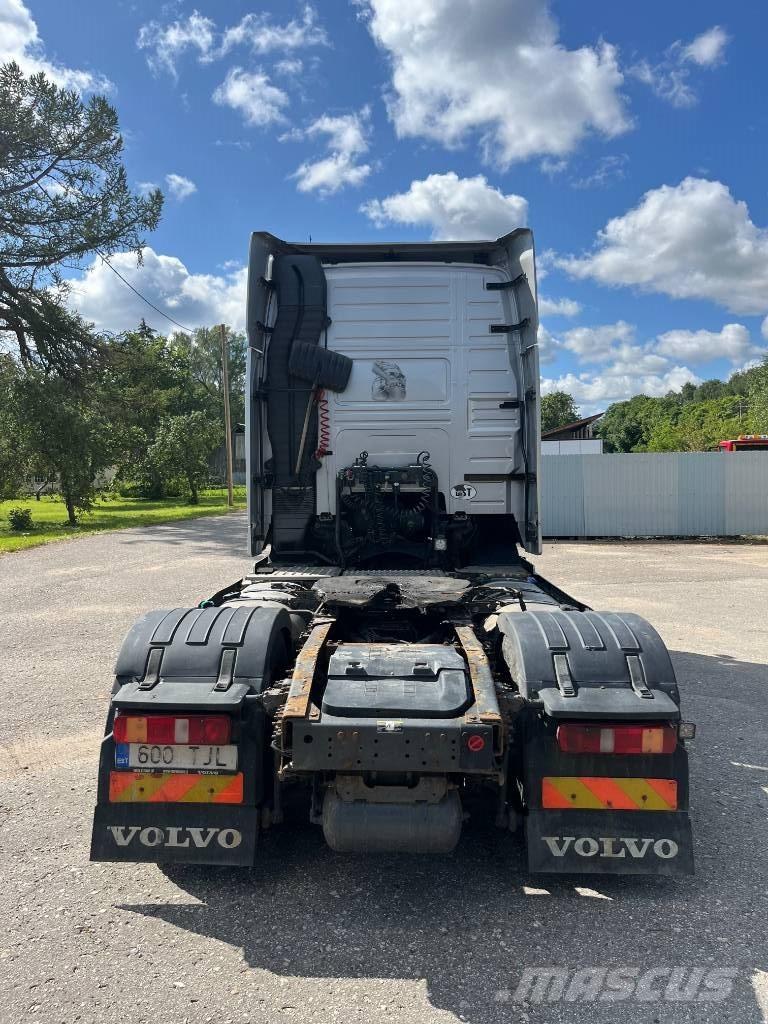 Volvo FH 12 Vetopöytäautot