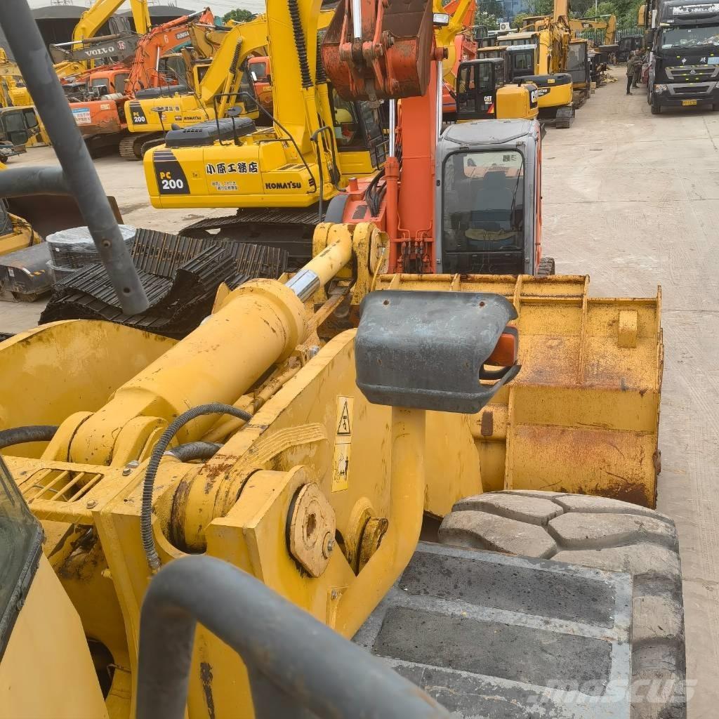 Komatsu WA 600-6 Pyöräkuormaajat