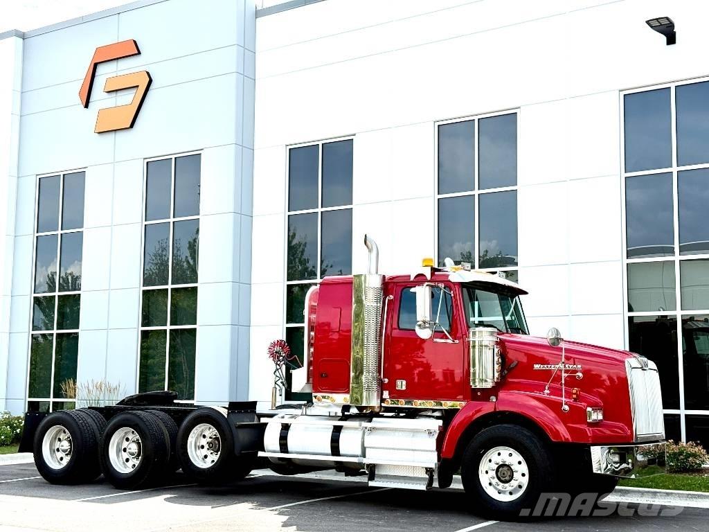 Western Star 4900 SB Vetopöytäautot