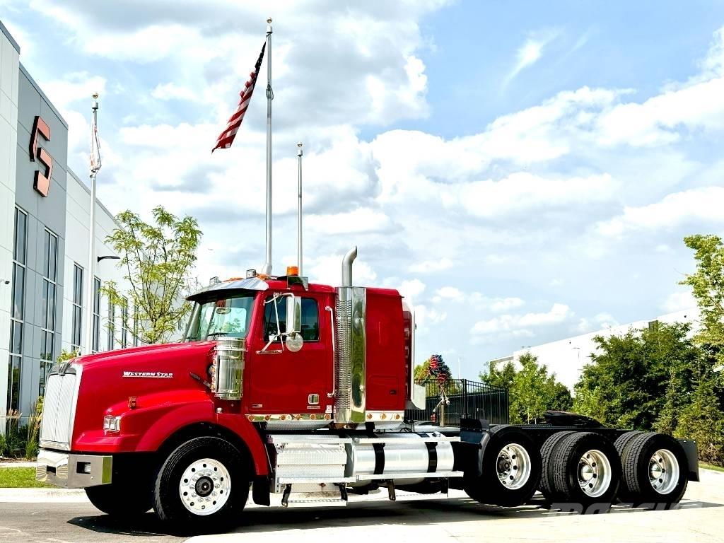 Western Star 4900 SB Vetopöytäautot