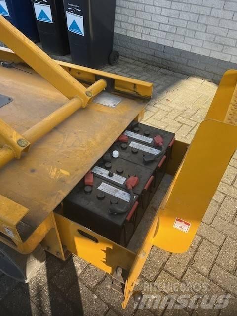 Haulotte Compact 12 Saksilavat